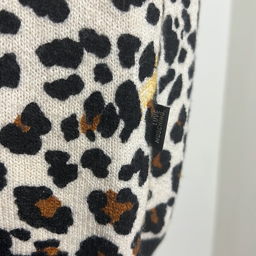 LOVE MOSCHINO Animal Leopard Print Short Sleeve Pullover Sweater Dress - Picture 8 of 13